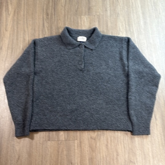 Gray Sweater - Cropped Style Layering Perfect - Picture 2 of 5